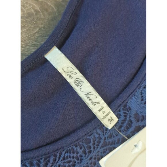 NWT Leo & Nicole Lace Overlay Blouse Medium Navy Blue Floral - Picture 2 of 10